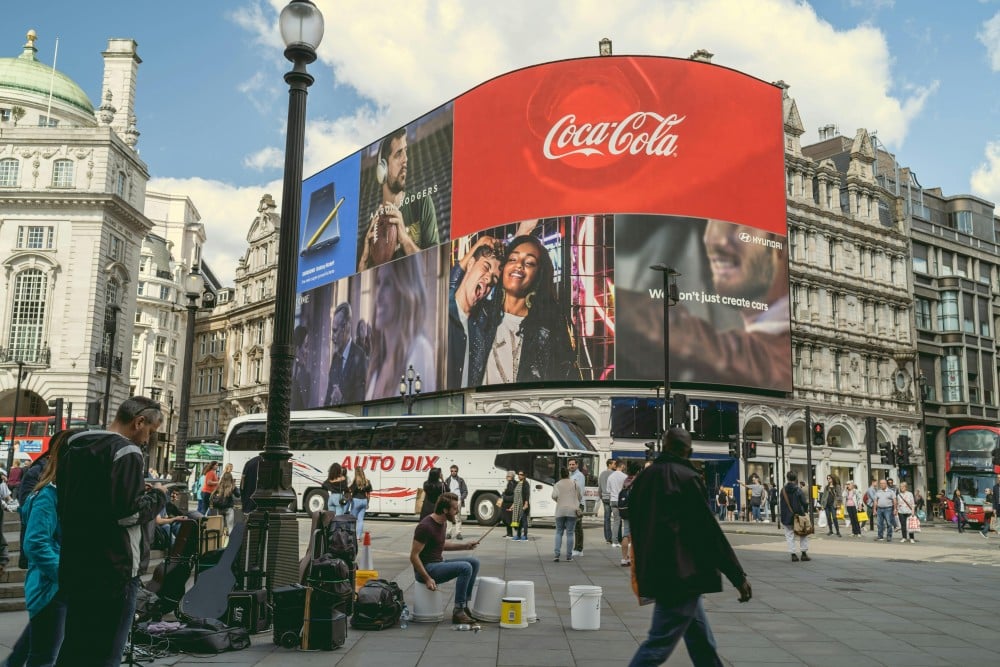 Coca Cola - how to build a strong brand identity MotionGility